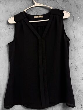 Banana Republic Black Sleeveless Back-Pleat Blouse. Like new